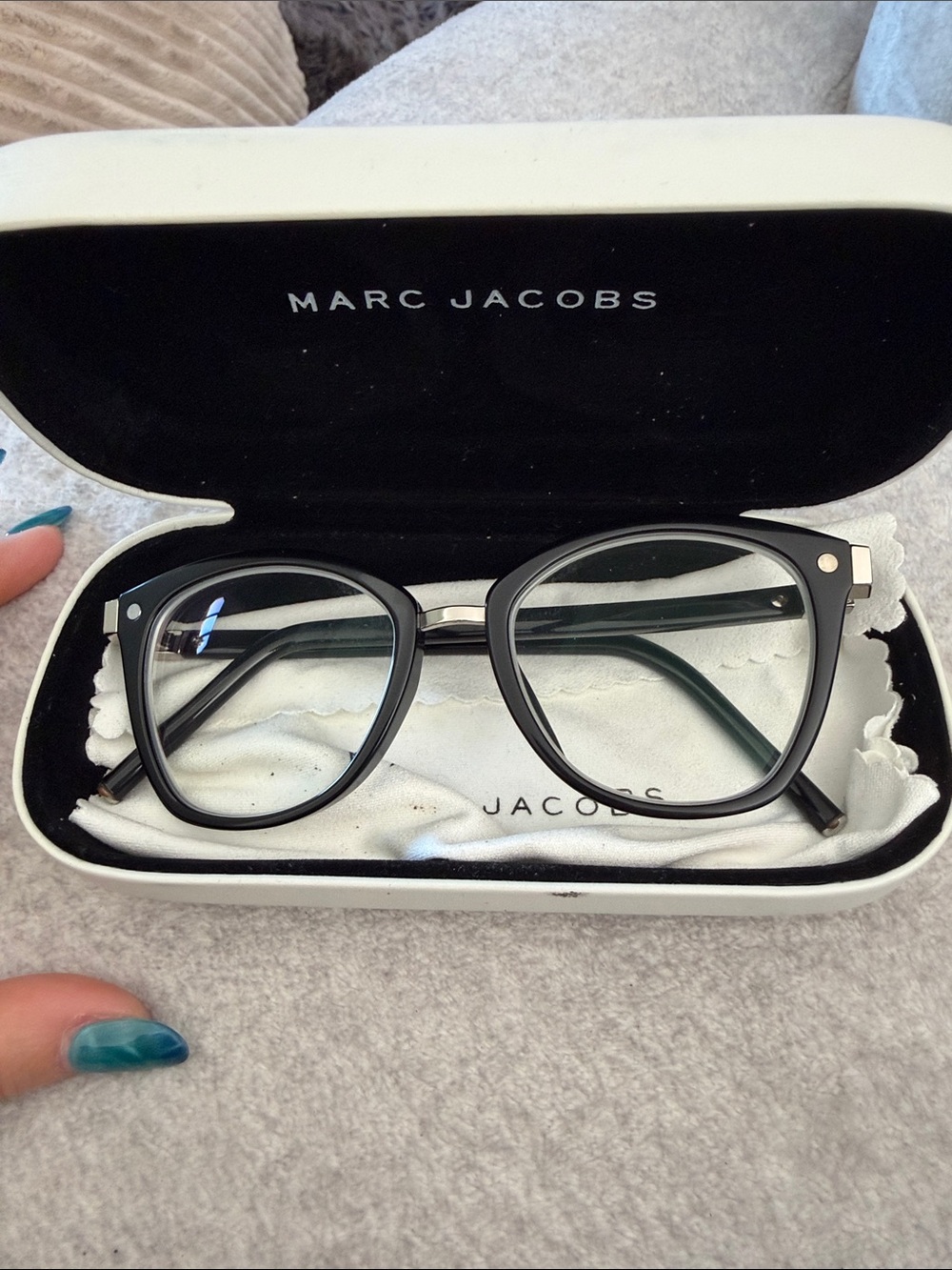 Marc Jacobs Black Round-Edge Acetate Optical Glasses with Silver Bridge - Picture 3 of 3
